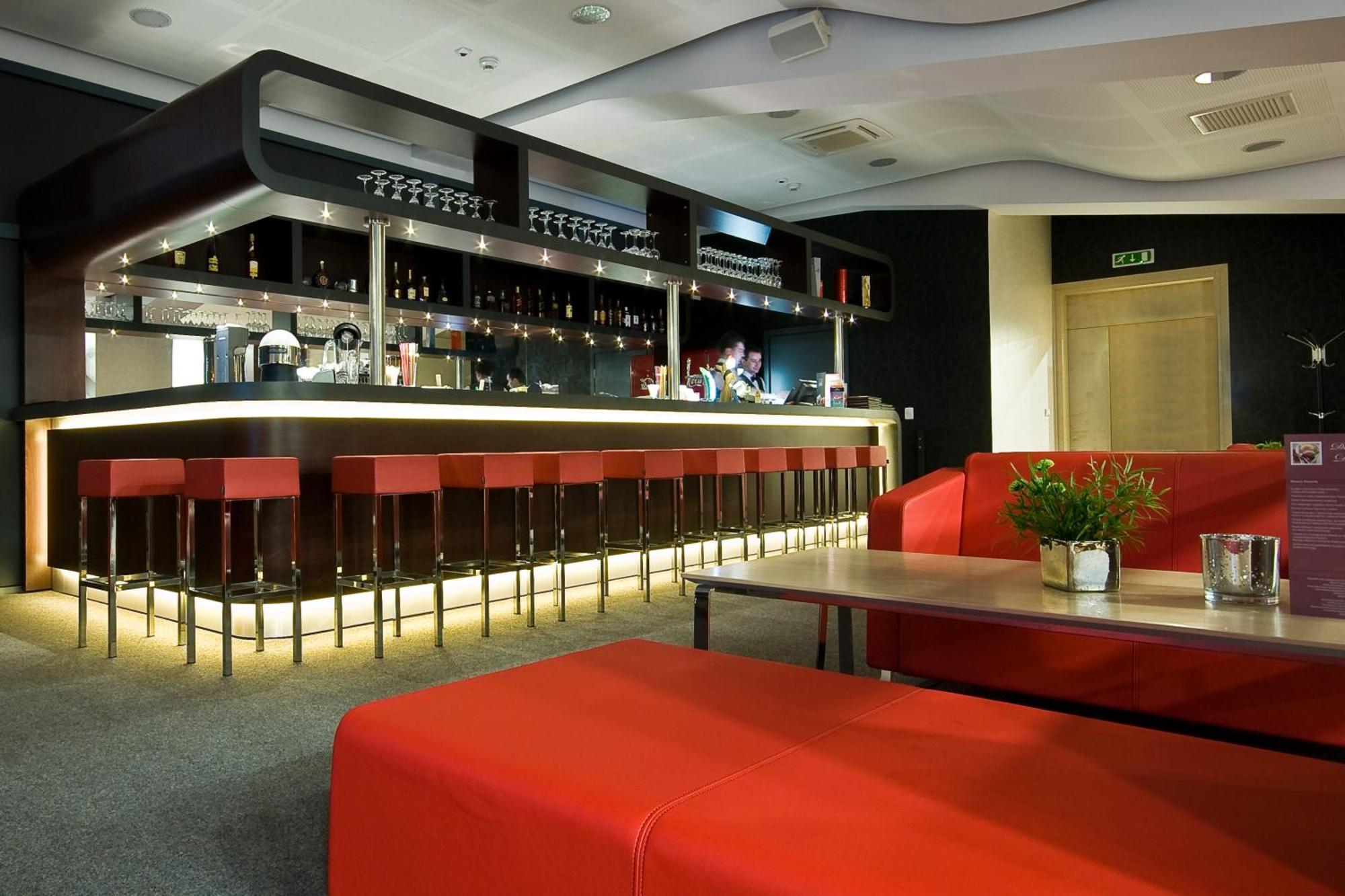 Luboń Hotel Poznanski A2 מראה חיצוני תמונה