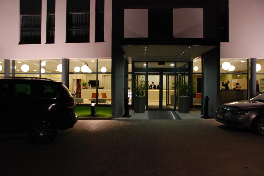 Luboń Hotel Poznanski A2 מראה חיצוני תמונה
